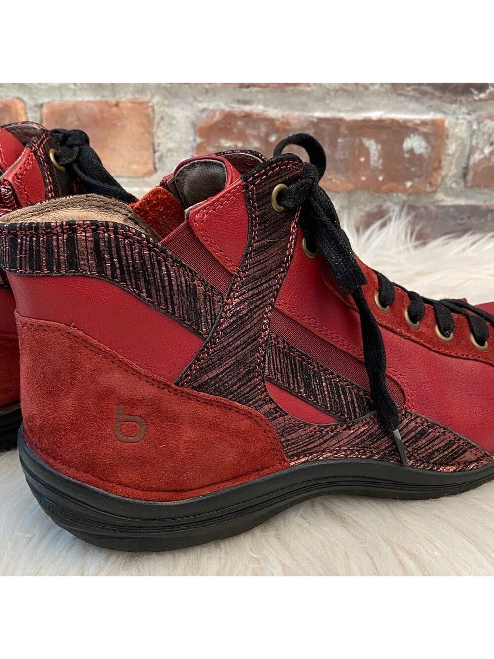 Bionica Red Leather Lace Up Booties, Size 8.5M - Picture 12 of 17
